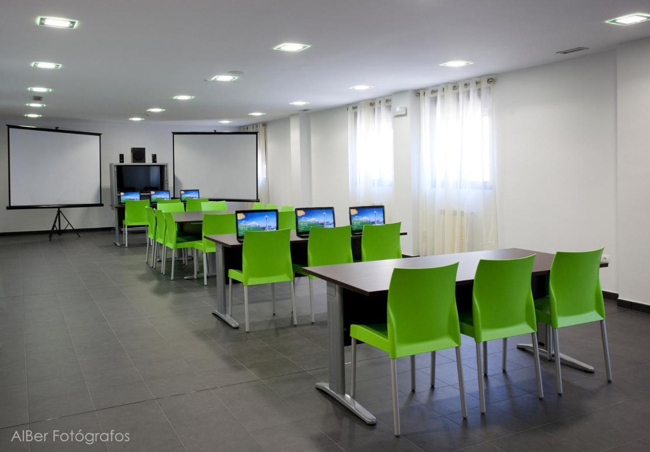 Albergue Francisco Giner De Los Rios Villablino Eksteriør bilde